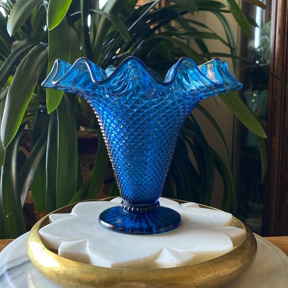 Vintage Ivima Made in Portugal Ruffled Diamond Point Glass Vase - Picture 1 of 7